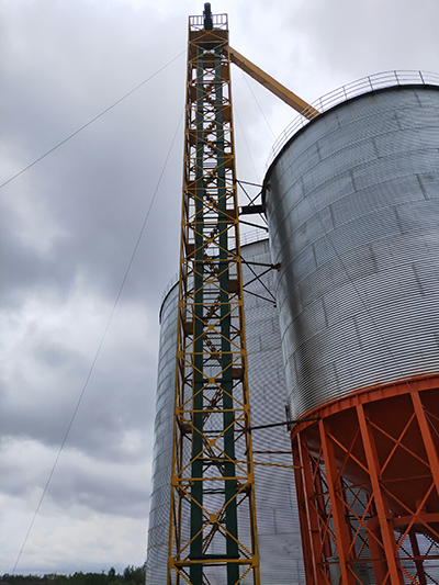 粮食提升机图片