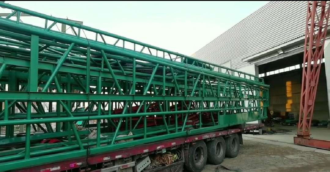 大型输送机图片