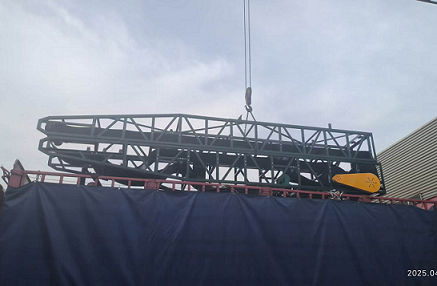 移动式输送机图片